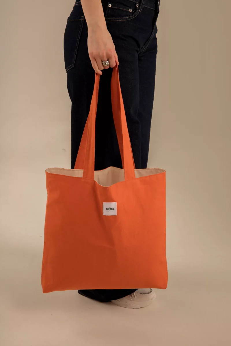 Tote-Bag-THEANA-Desk-to-Dusk-taille-M-packshot-copie-scaled-1.webp Tote Bag THEANA M – Desk to Dusk