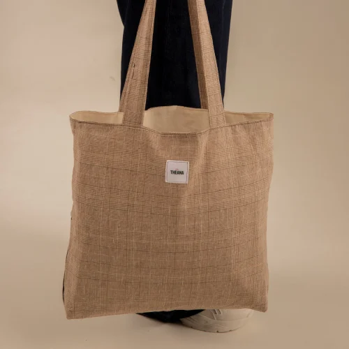 tote-bag-M-tartan-shade-PS-scaled-1.webp Tote Bag THEANA M – Tartan Shade